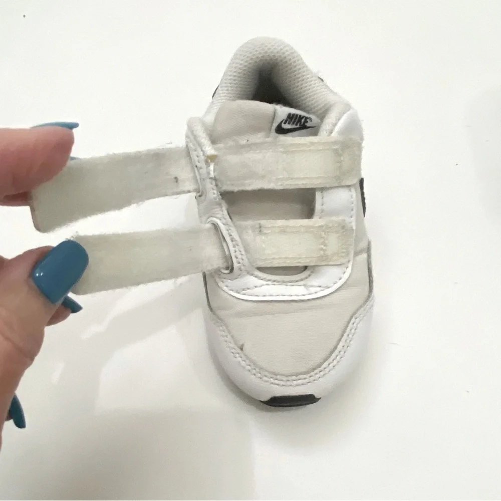 Nike Toddler Sneakers in White and Black